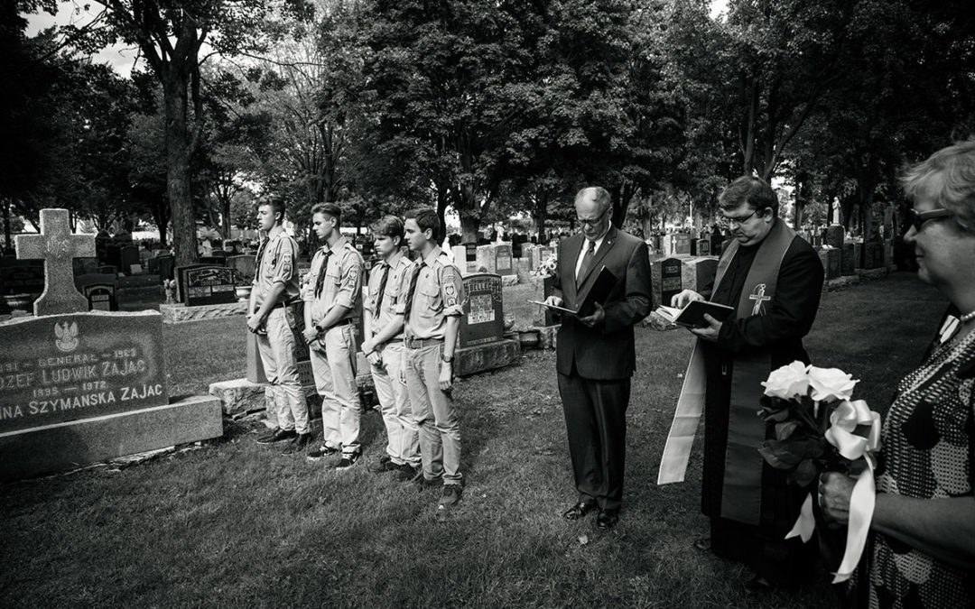 Uroczystość odwiedzenia grobów polskich generałów na cmentarzu Notre-Dame w Ottawie-Vanier