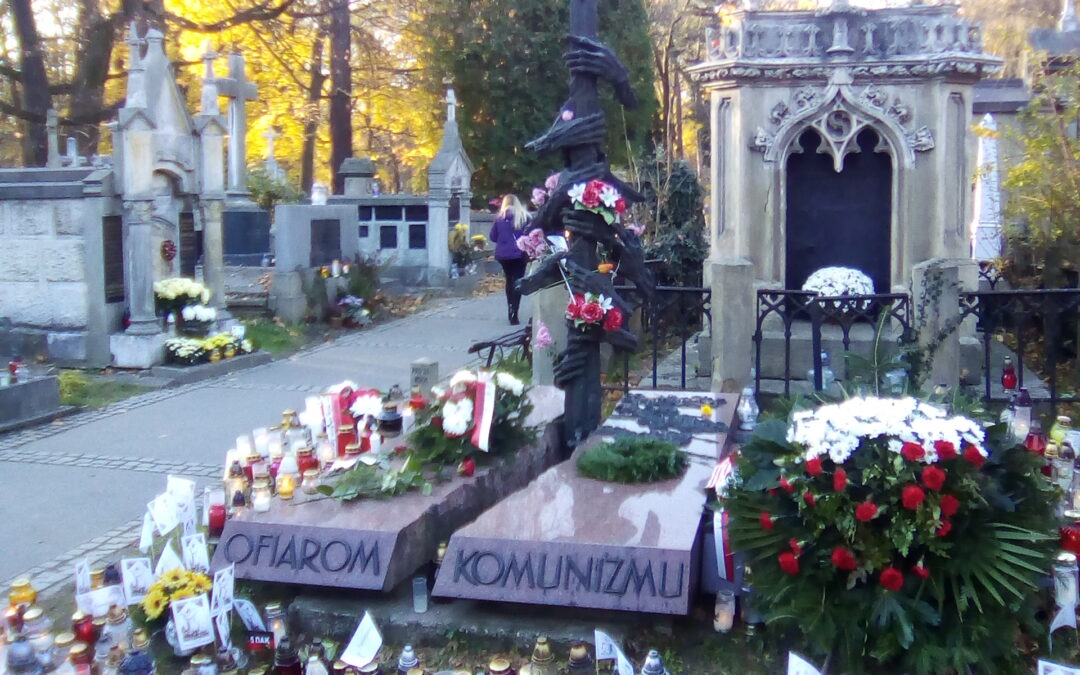 Wszystkich Świętych na cmentarzu Rakowickim w Krakowie A.D. 2021
